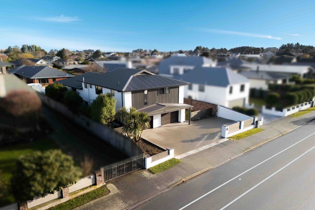 708 Queens Drive, Waikiwi, Invercargill - Carousel 1