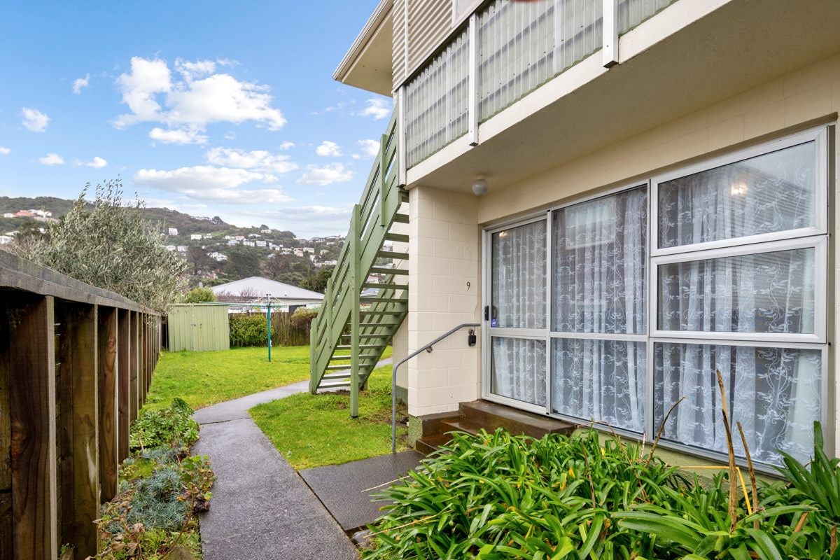 9/154 Onepu Road, Lyall Bay, Wellington - Carousel 2