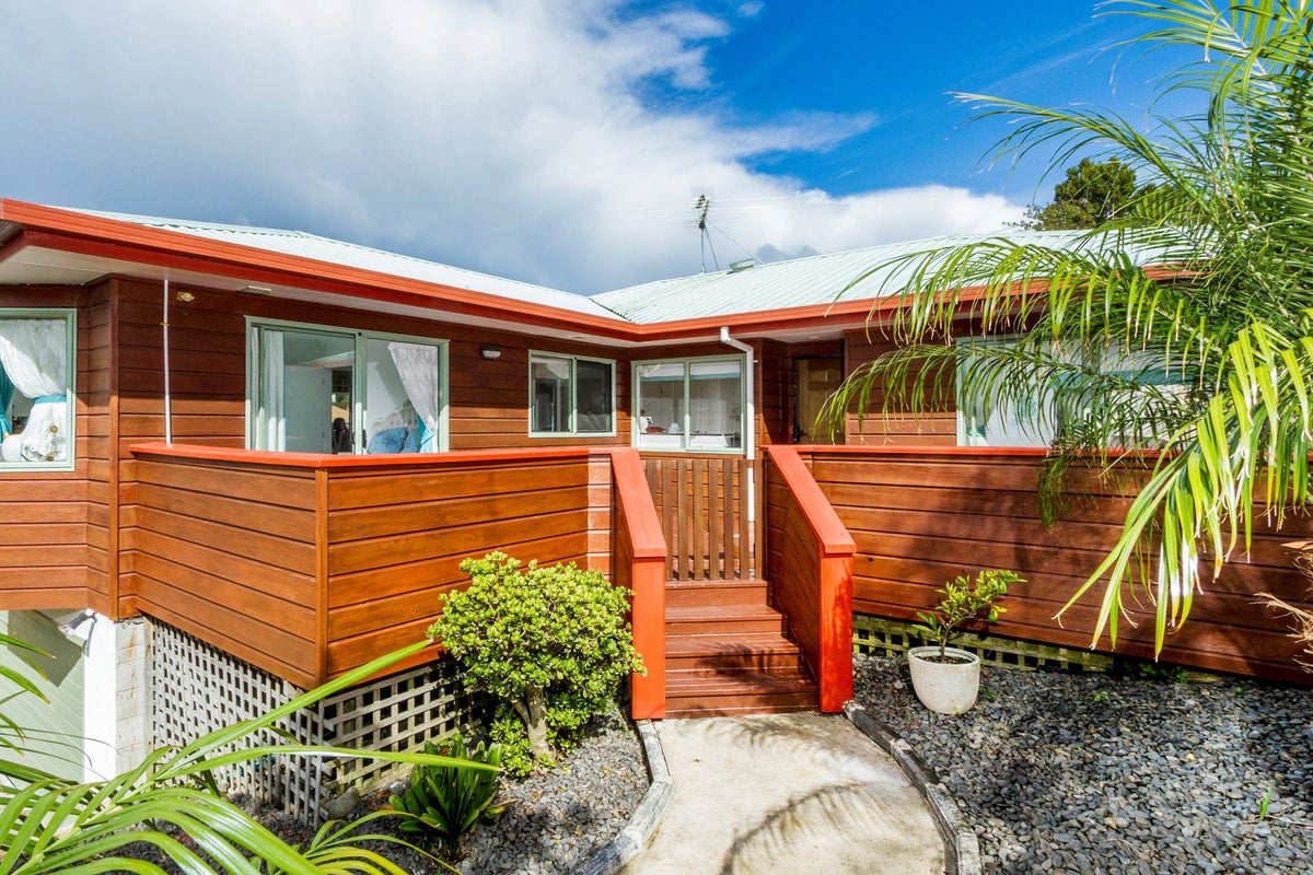 3/35 Kiteroa Terrace, Rothesay Bay, Auckland - Carousel 1
