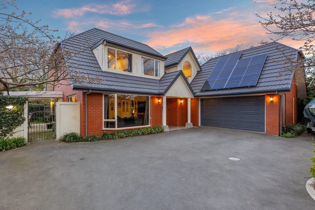 2 Lewisham Park, St Albans, Christchurch - Carousel 1