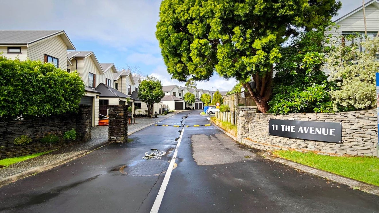 10/11 The Avenue, Albany, Auckland - Carousel 2
