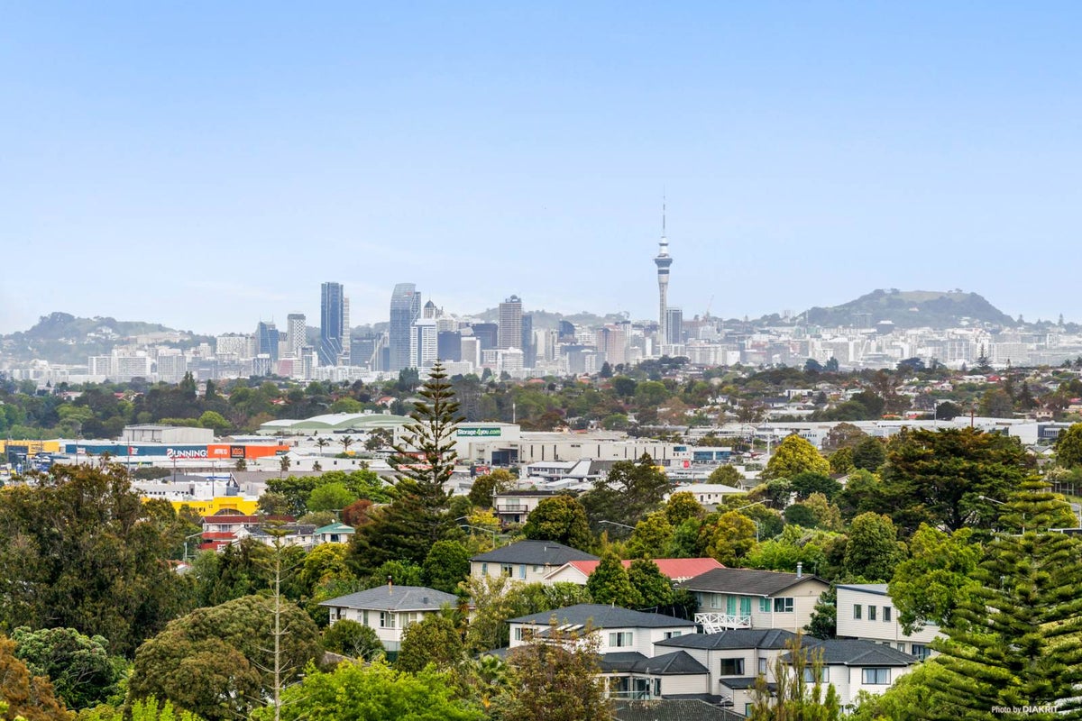 3 Laurina Road, Sunnynook, Auckland - Carousel 2