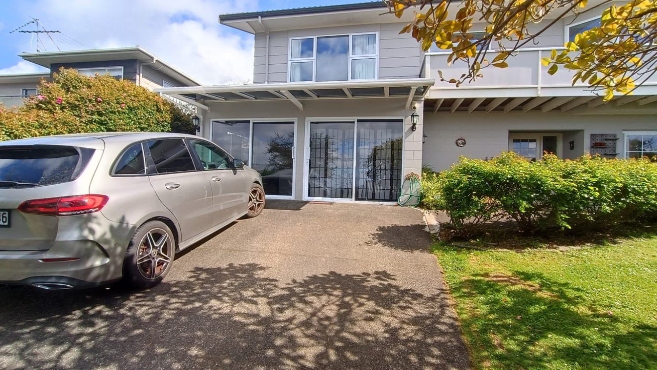 32 Chatswood Grove, Chatswood, Auckland - Carousel 2
