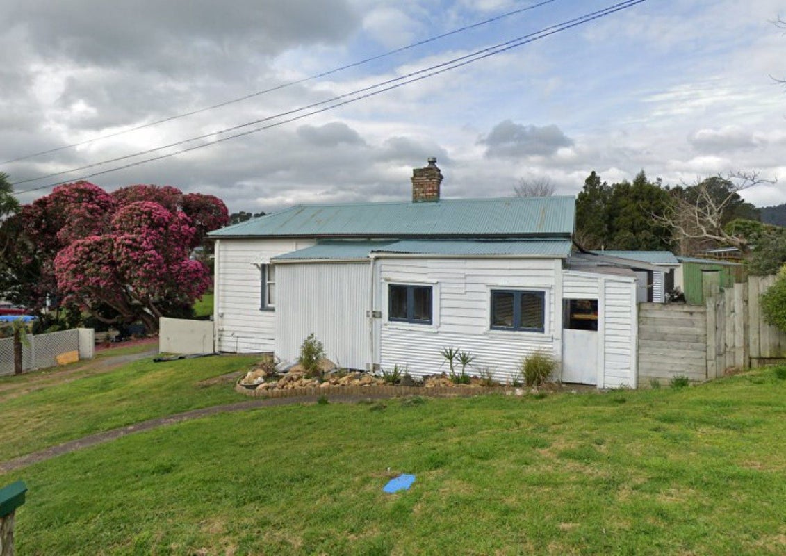 3 Knowles Crescent, Waihi - Carousel 3