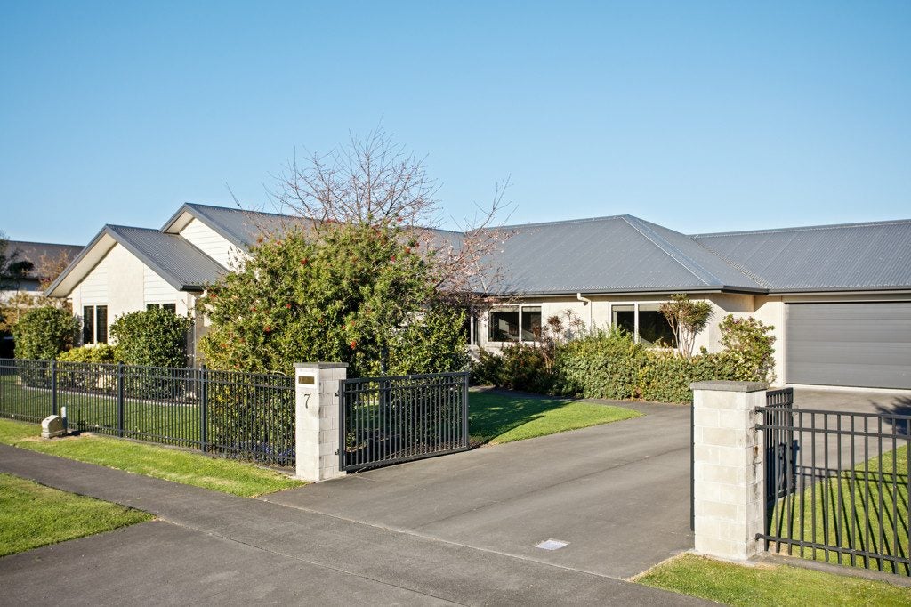 7 Fisher Place, Lytton West, Gisborne - Carousel 1