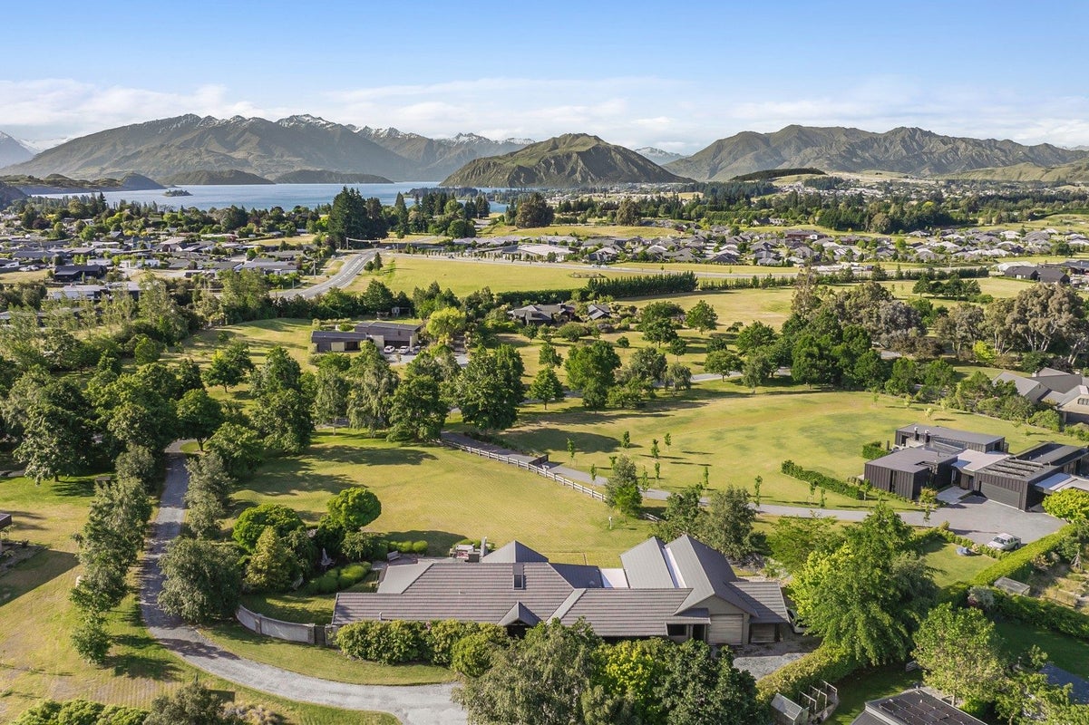 6/71 Cardrona Valley Road, WANAKA, Wanaka - Carousel 1