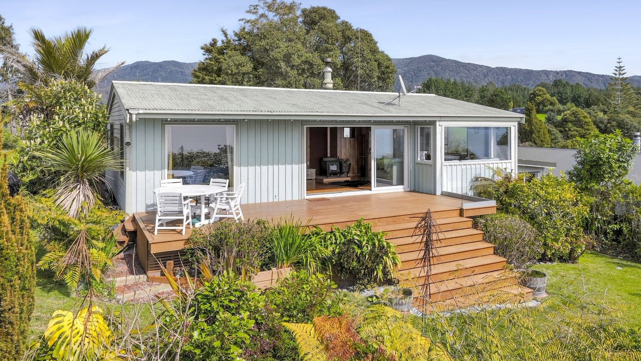 5 Bydder Terrace, Patons Rock - Carousel 1