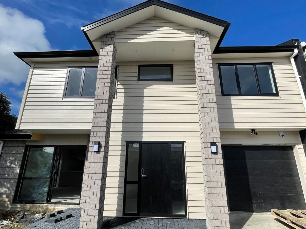72A Hokianga Street, Mangere East, Auckland - Carousel 1