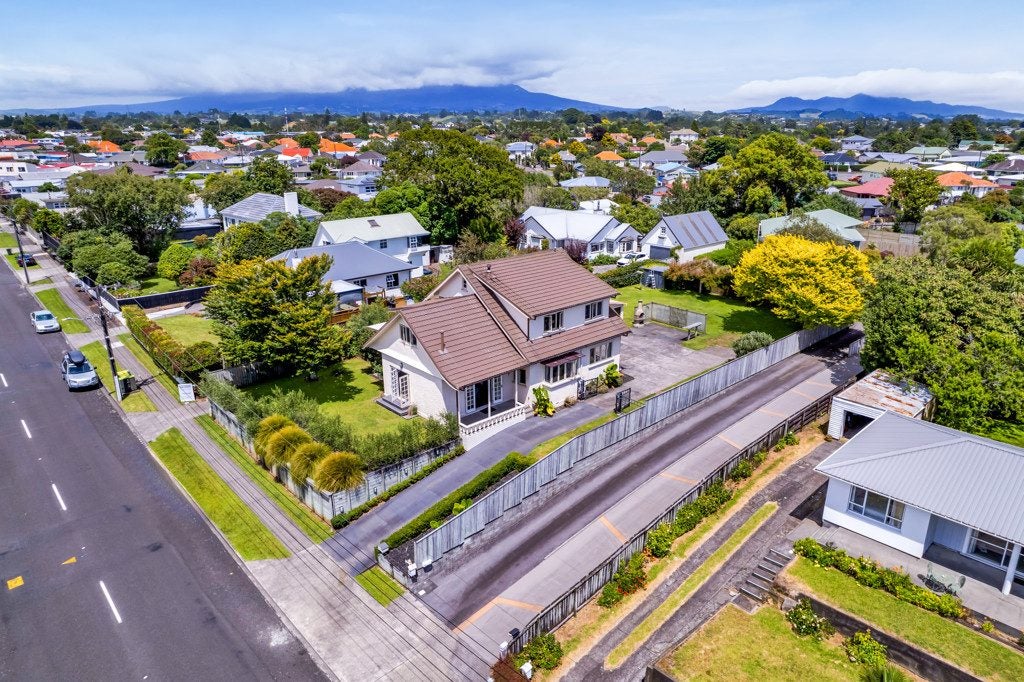 168 Brooklands Road, Vogeltown, New Plymouth - Carousel 50