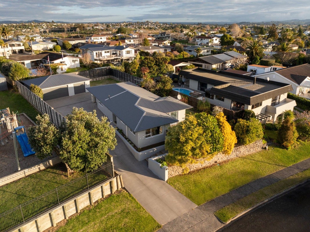 20 Clivedene Street, Matua, Tauranga - Carousel 2