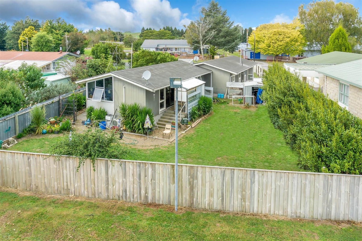 9 Kennedy Drive, Putaruru - Carousel 13