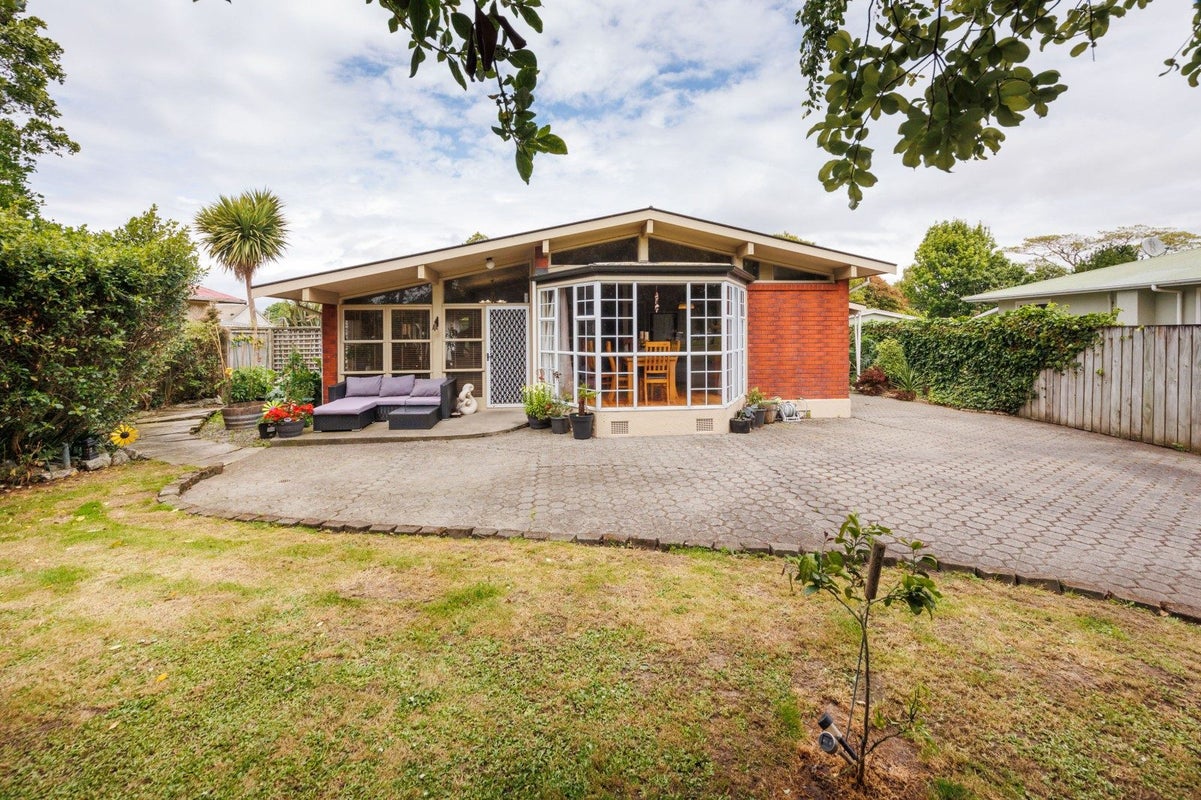 546 Pioneer Highway, Highbury, Palmerston North - Carousel 1