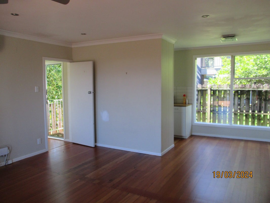 77 Mcleod Road, Te Atatu South, Auckland - Carousel 21