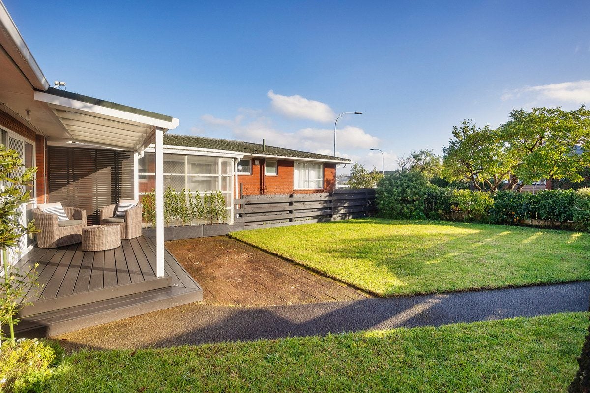 2/17 Woodward Road, Mount Albert, Auckland - Carousel 2