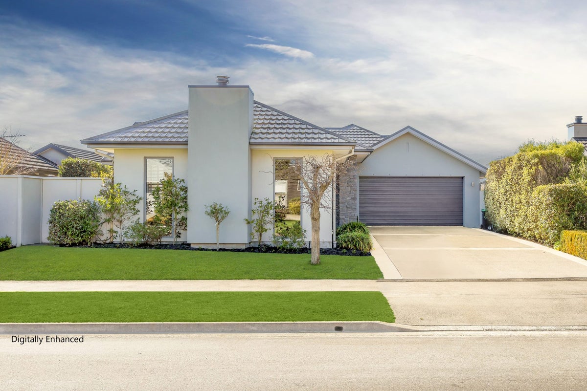 7 John Campbell Crescent, Hillmorton, Christchurch - Carousel 1