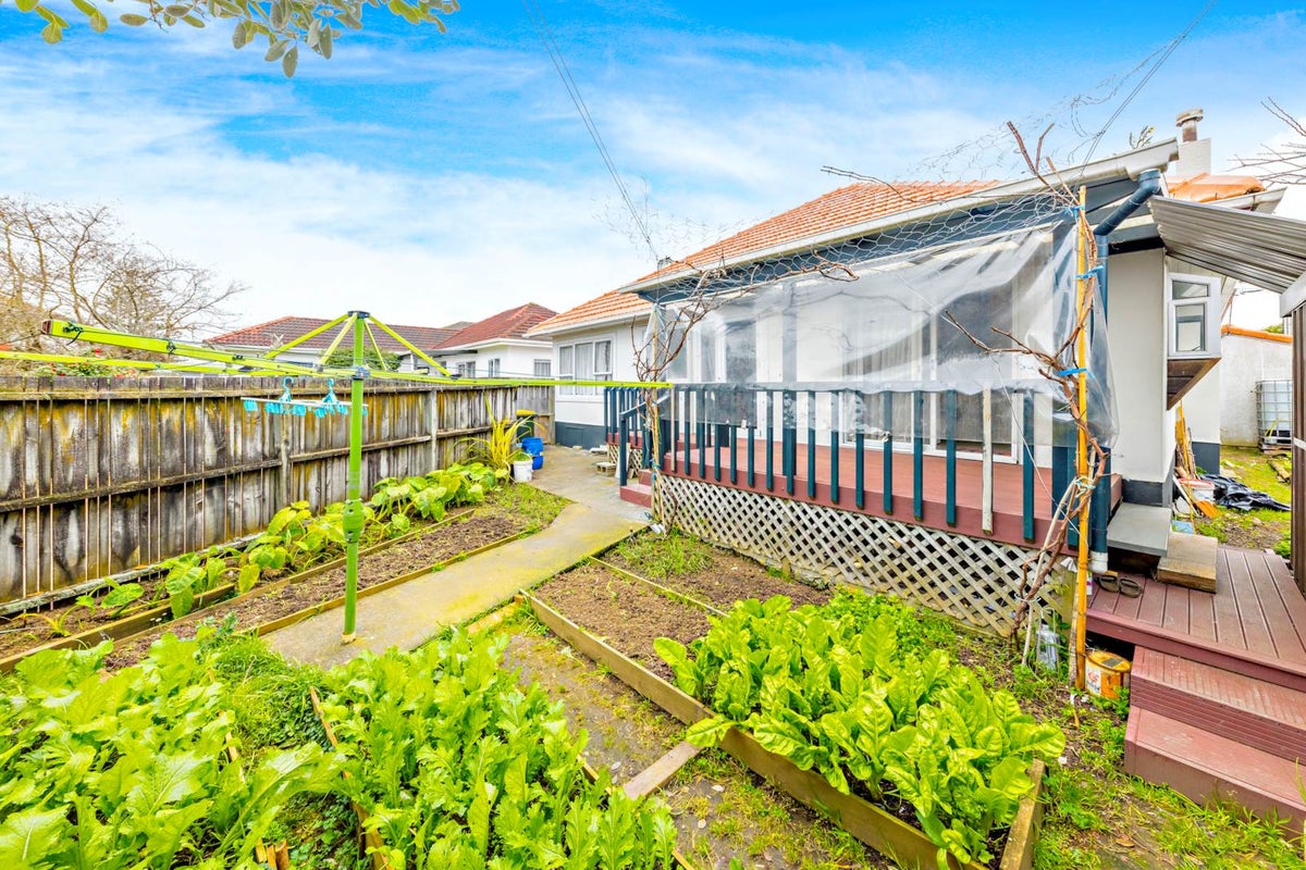 1/10 Hamilton Road, Papatoetoe, Auckland - Carousel 14