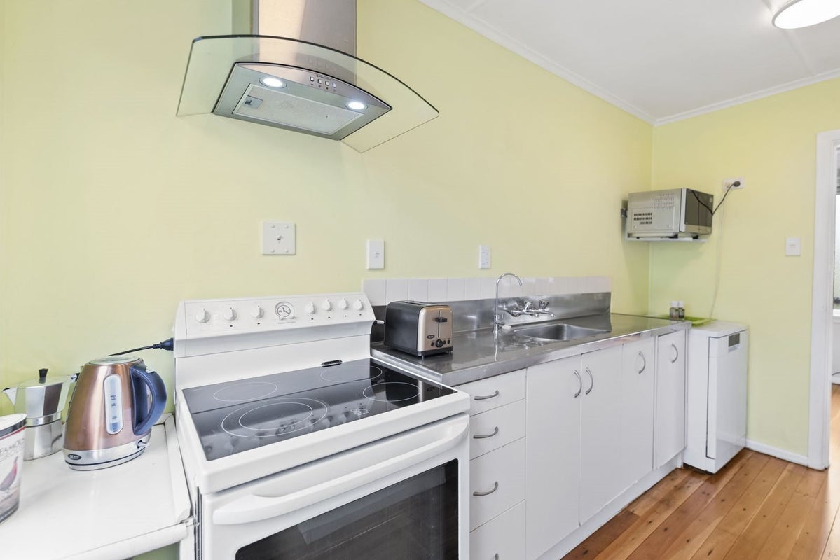 15 The Avenue, Otaki Beach, Otaki - Carousel 17