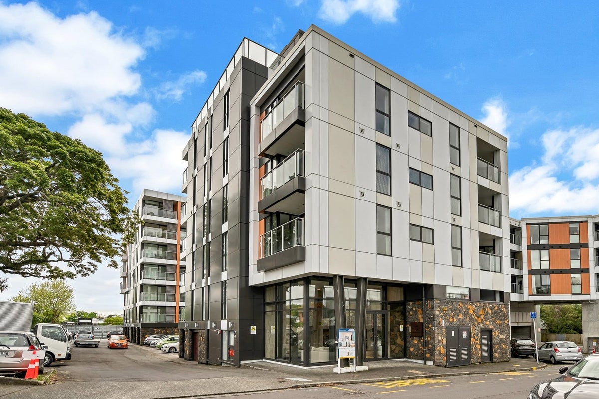 105/10 Lion Place, Epsom, Auckland - Carousel 15