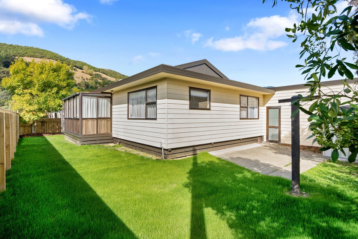 2 Brydon Way, The Wood, Nelson - Carousel 2