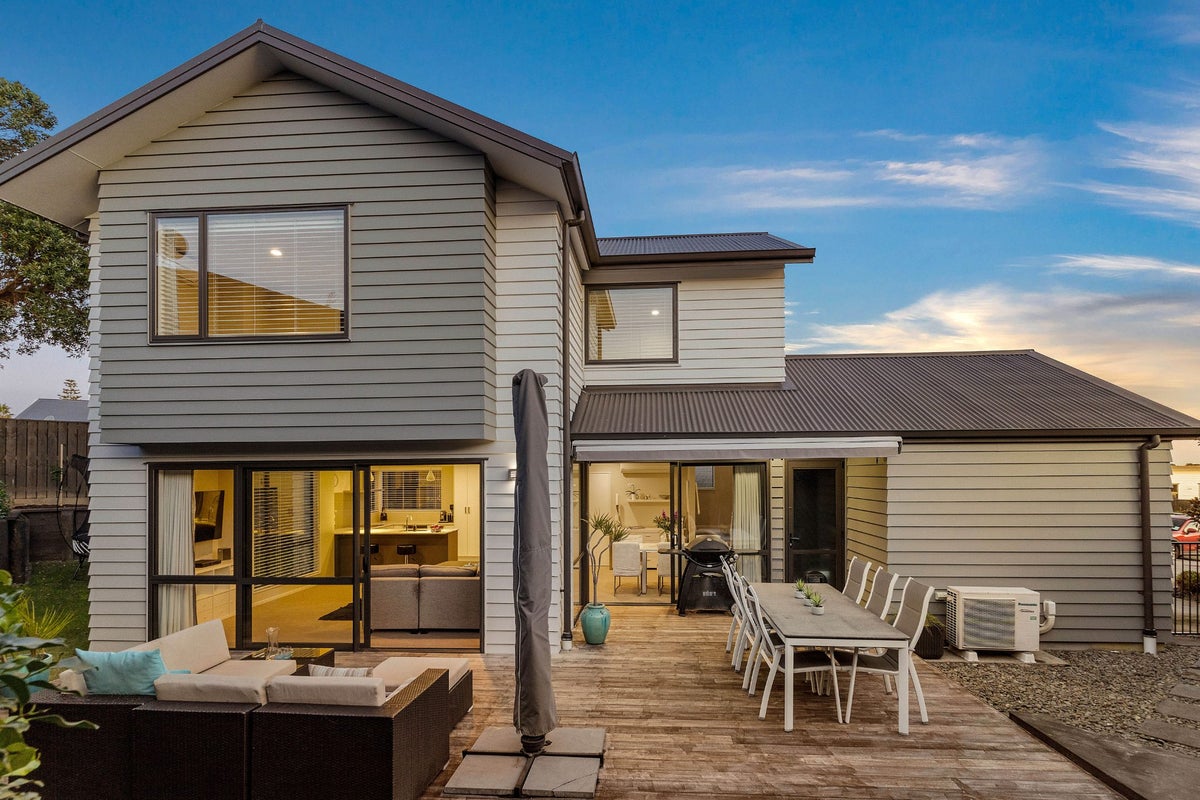 34A Torrington Crescent, Glen Innes, Auckland - Carousel 1