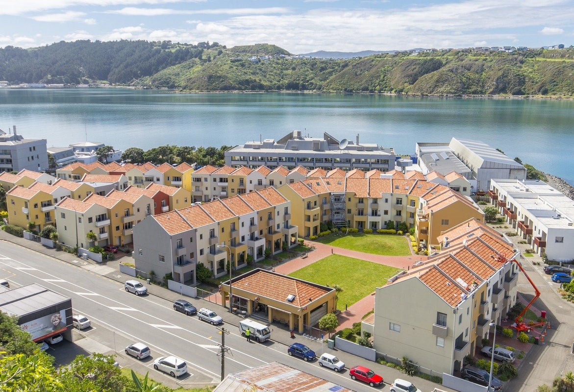 71/305 Evans Bay Parade, Hataitai, Wellington - Carousel 1