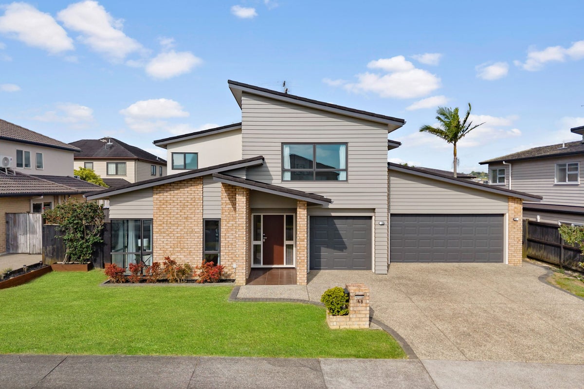 48 Topland Drive, Flat Bush, Auckland - Carousel 1