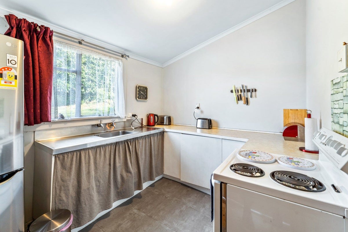 9 Leckhampton Court, Clyde Hill, Dunedin - Carousel 2