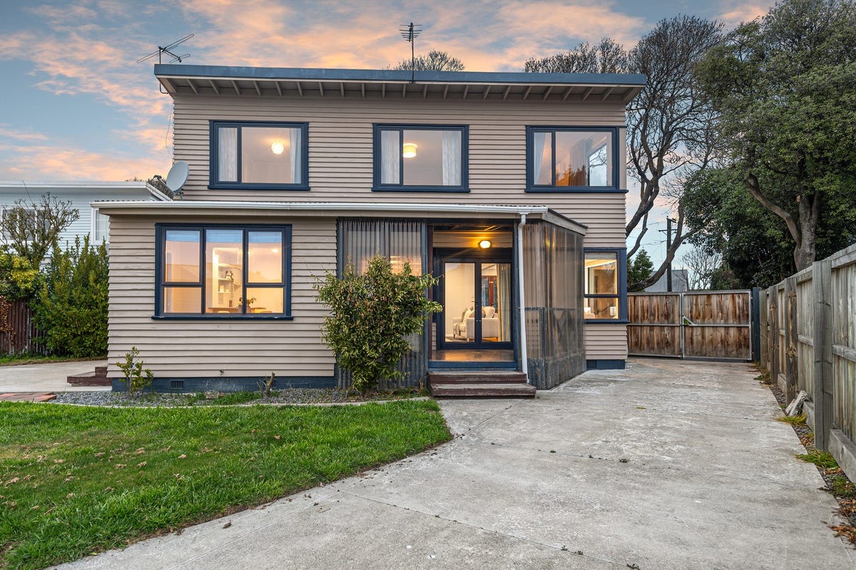 15 Bramwell Street, Dallington, Christchurch - Carousel 1