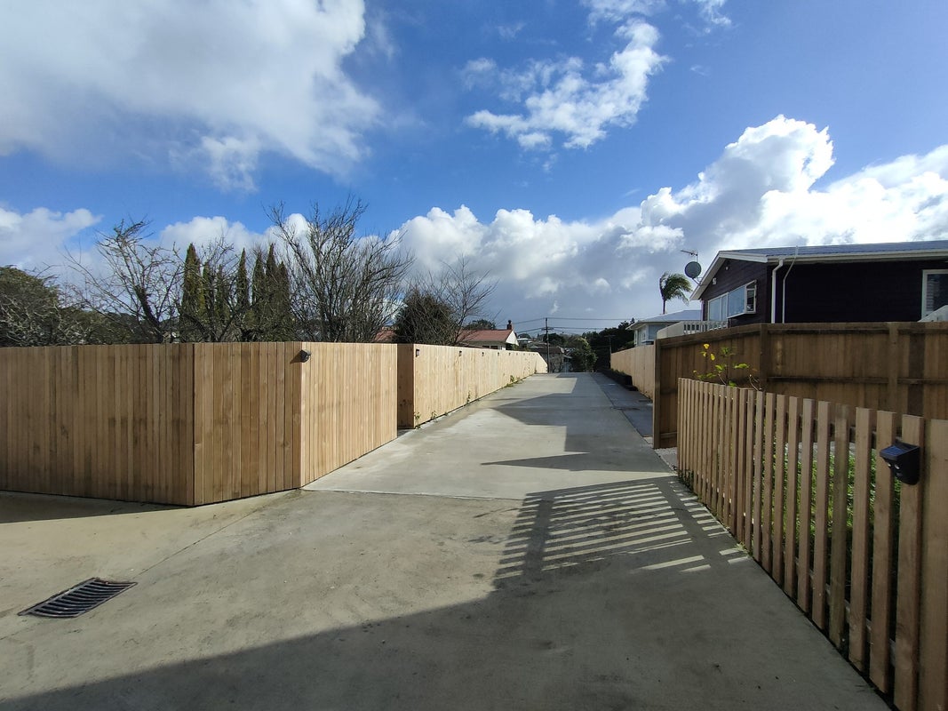 2 Hadlow Terrace, Grey Lynn, Auckland - Carousel 10