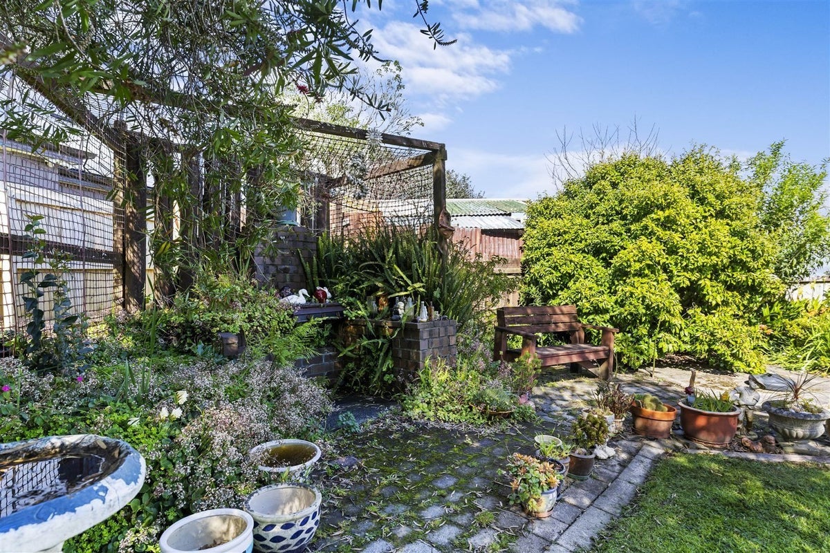 10 Pankhurst Place, Sunnyvale, Auckland - Carousel 14