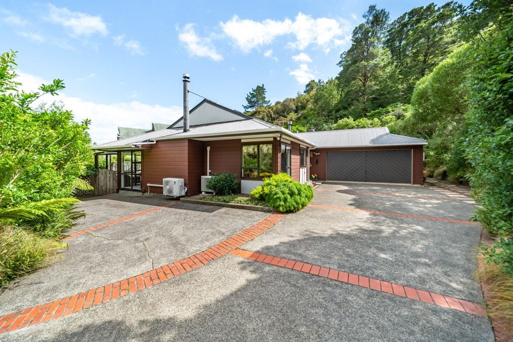 95 Tawhai Street, Stokes Valley, Lower Hutt - Carousel 1