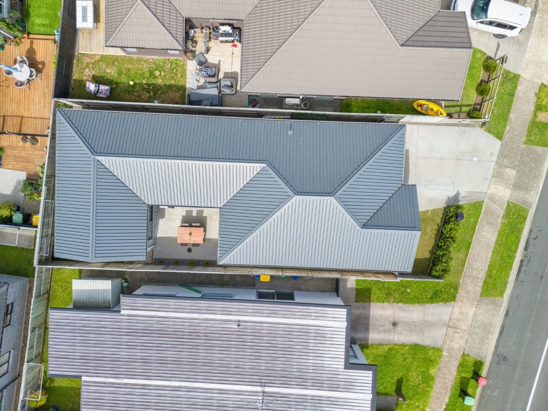 4 Foley Grove, Pyes Pa, Tauranga - Carousel 21