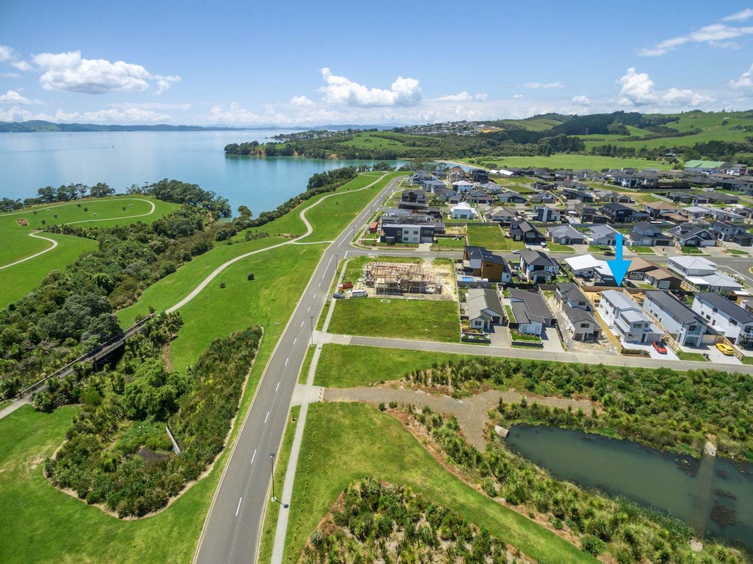 7 Valkyrie Lane, Beachlands, Auckland - Carousel 2