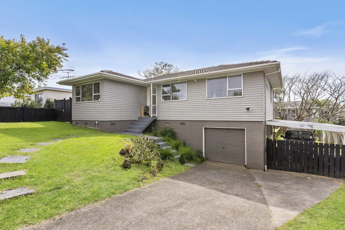 26 Leaver Place, Weymouth, Auckland - Carousel 1