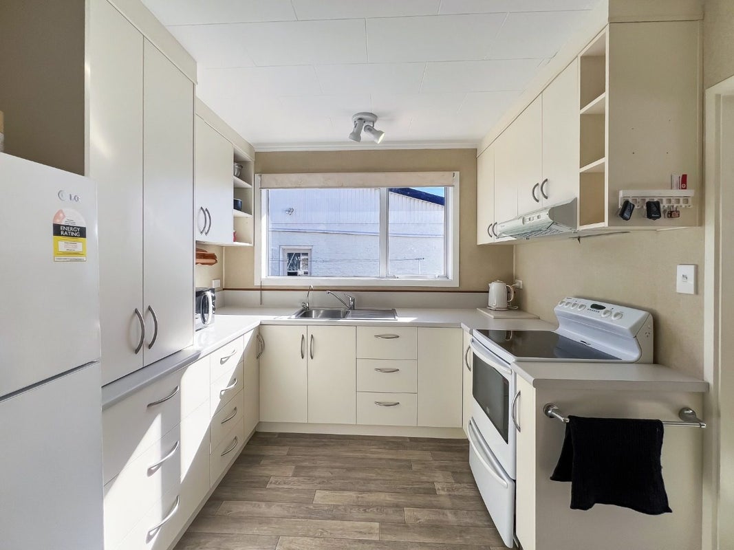 2/307 Yarrow Street, Richmond, Invercargill - Carousel 2