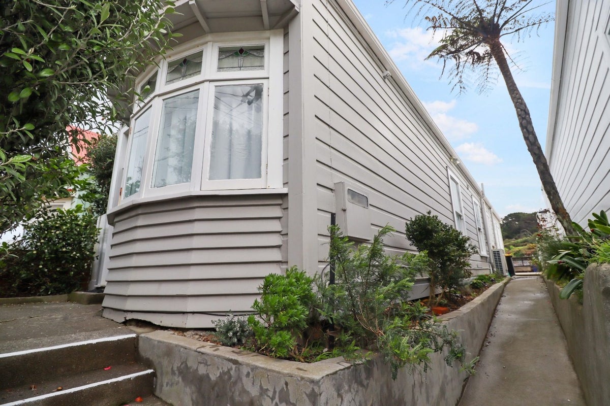 440 Adelaide Road, Berhampore, Wellington - Carousel 2