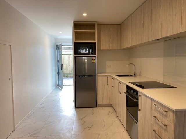 2/17 Winchester Street, Merivale, Christchurch - Carousel 1