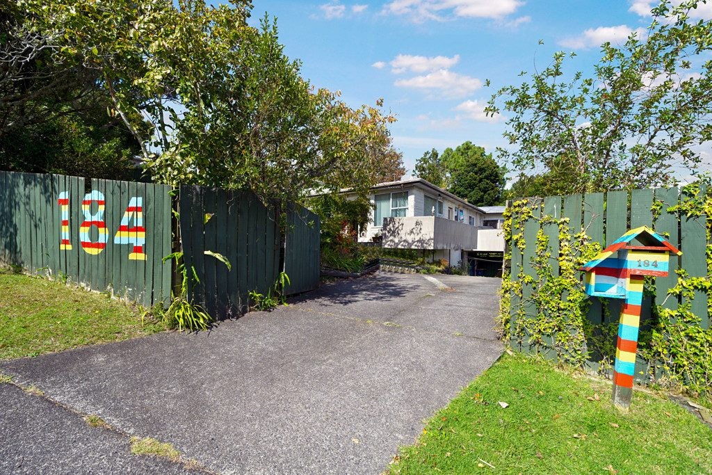 184 Glengarry Road, Glen Eden, Auckland - Carousel 2