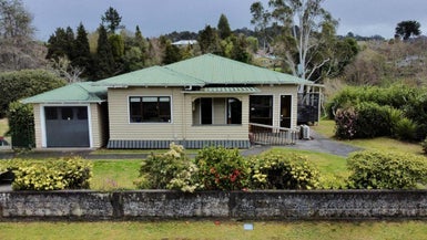 38 Golf Road, Taumarunui - Carousel 1