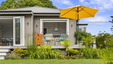 8 Pasadena Avenue, Point Chevalier, Auckland - Carousel 1