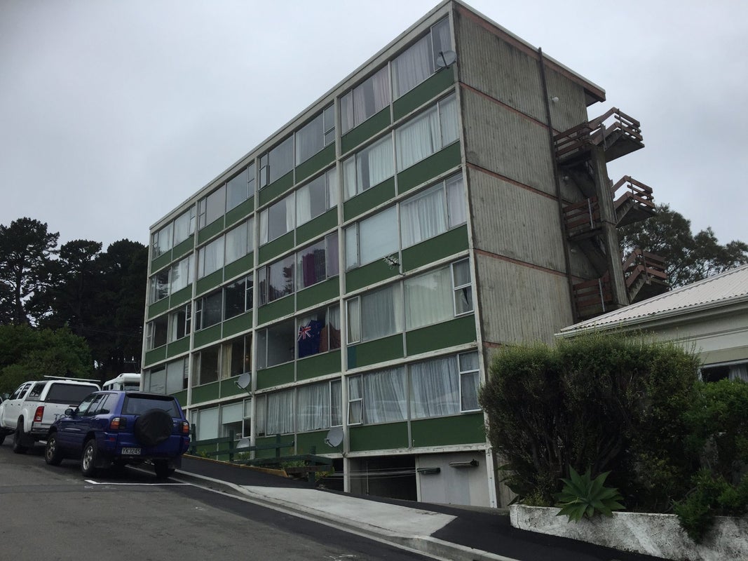 4/118 Russell Terrace, Berhampore, Wellington - Carousel 1