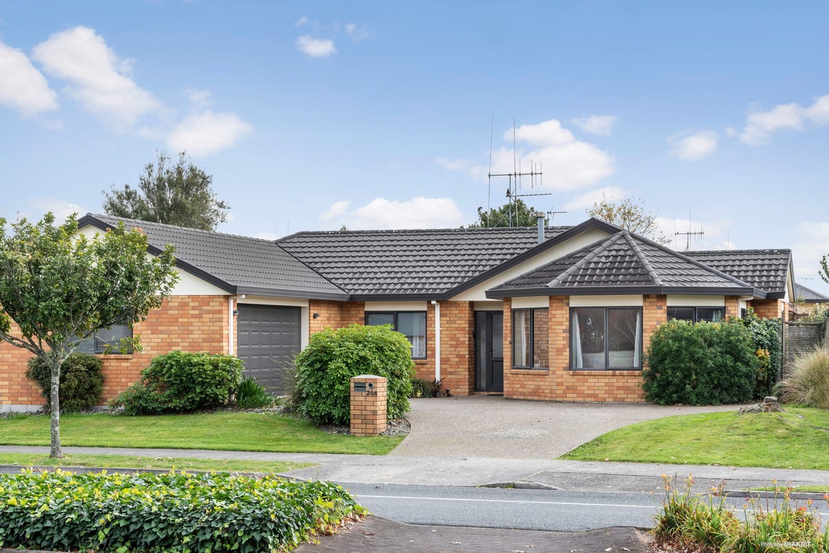 244 Thomas Road, Rototuna North, Hamilton - Carousel 1