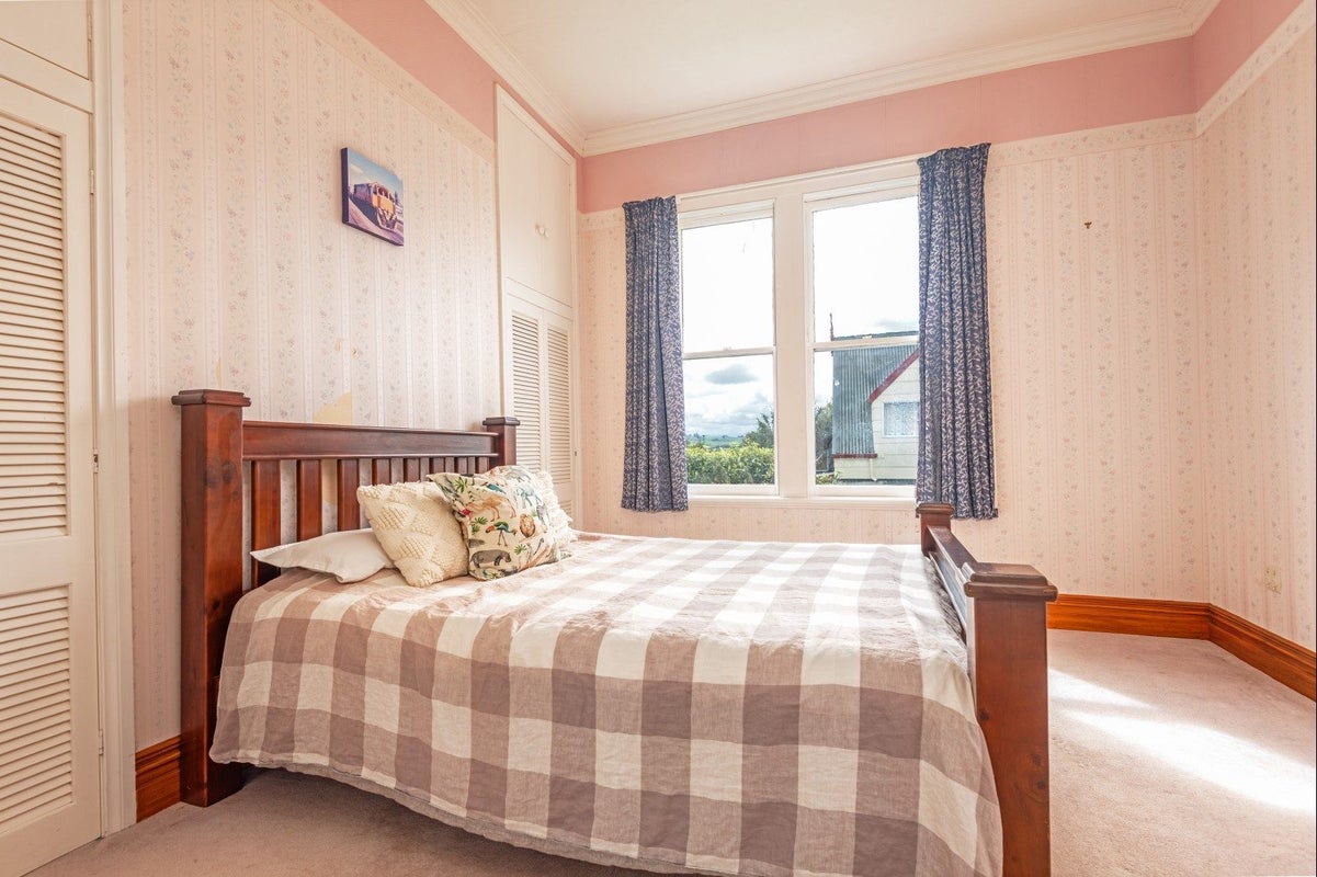 64 Kiwi Road, Taihape - Carousel 2