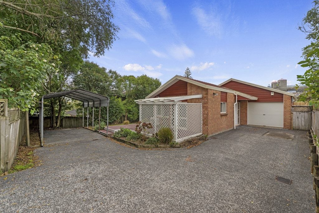 7 Wattle Street, New Lynn, Auckland - Carousel 1