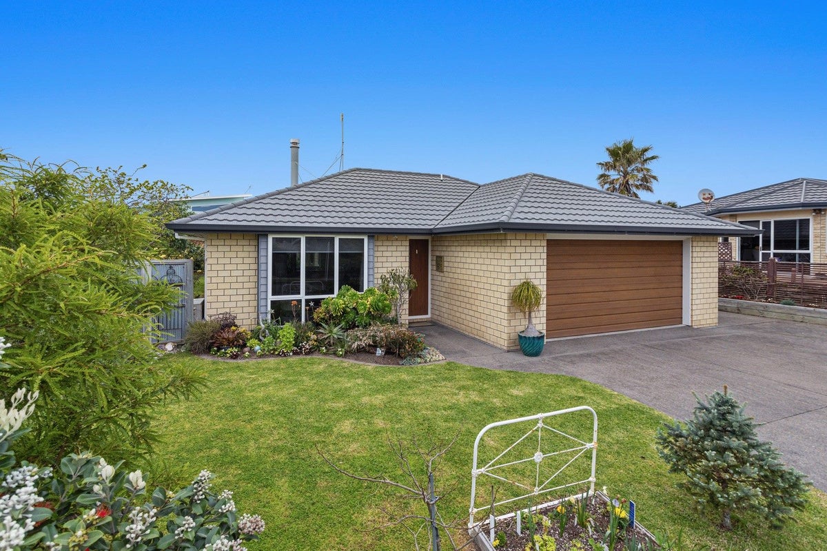 36 Ohuirehe Road, Coastlands, Whakatane - Carousel 1