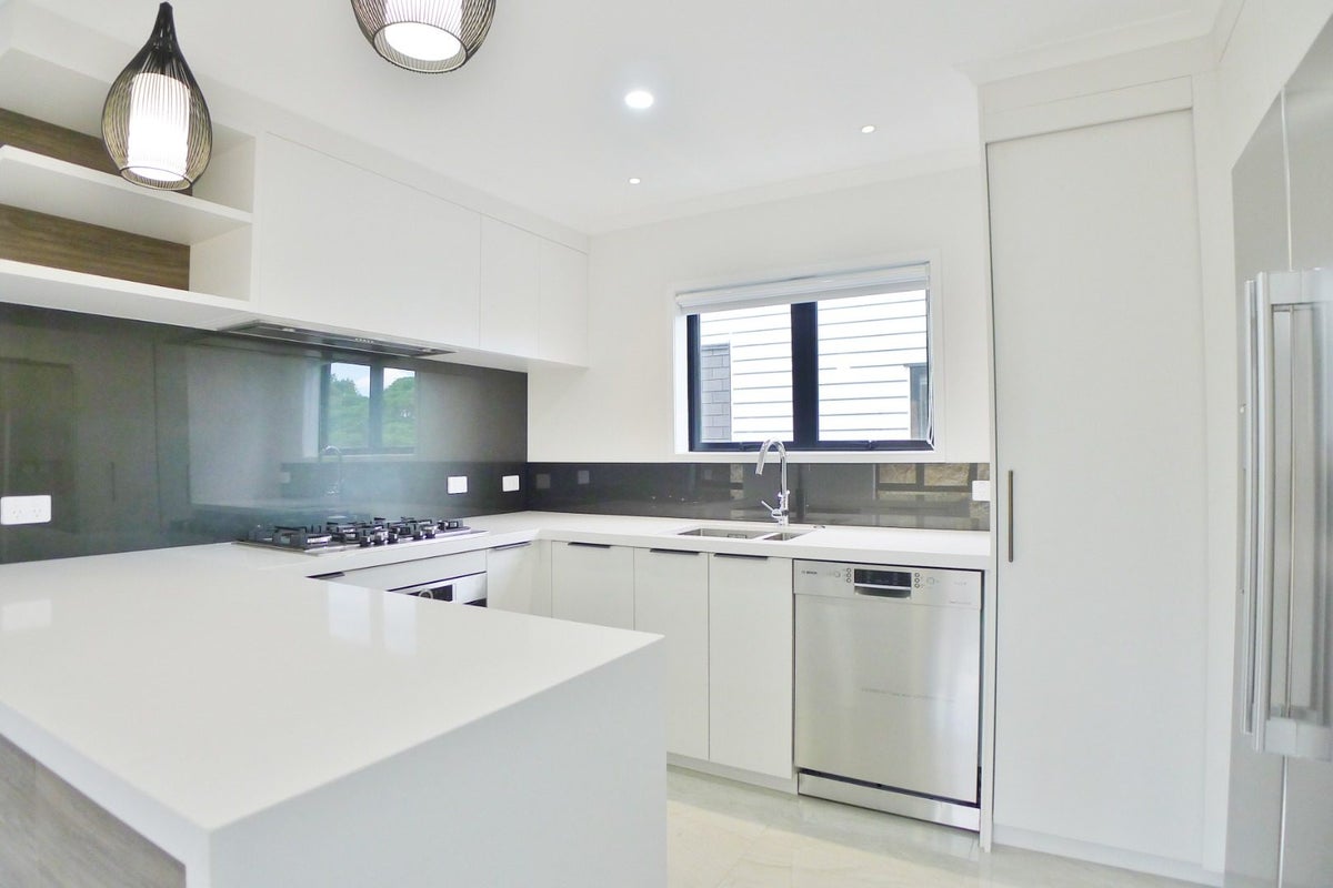10D Malvern Road, Morningside, Auckland - Carousel 2