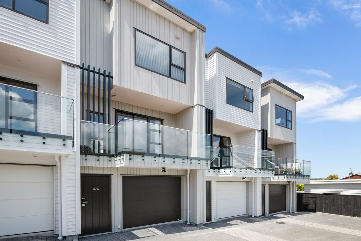14/1B Egremont Street, Belmont, Auckland - Carousel 1