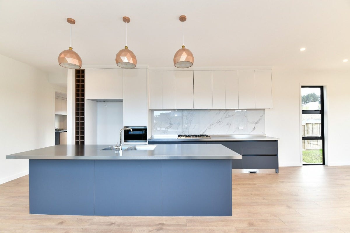 15 Makenu Crescent, Silverdale - Carousel 2