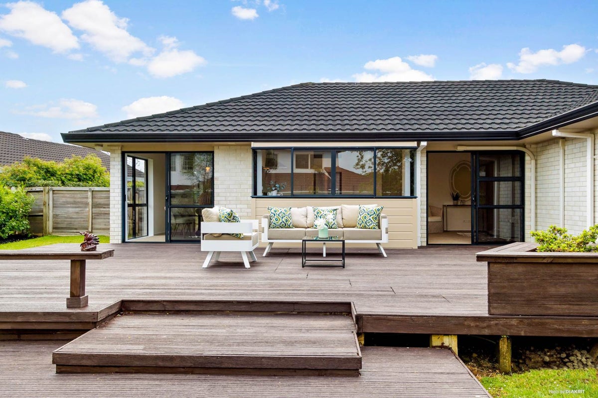34 Kilimanjaro Drive, Northpark, Auckland - Carousel 1