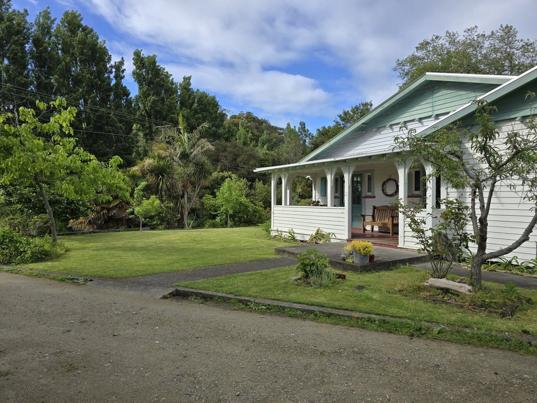 102 Putiki Drive, Putiki, Whanganui - Carousel 1